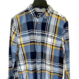 Simply Styled Flannel Shirt ~ Size Medium